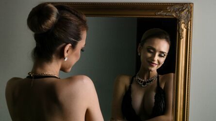 AvaReeves's hot webcam show – Girl on LiveJasmin